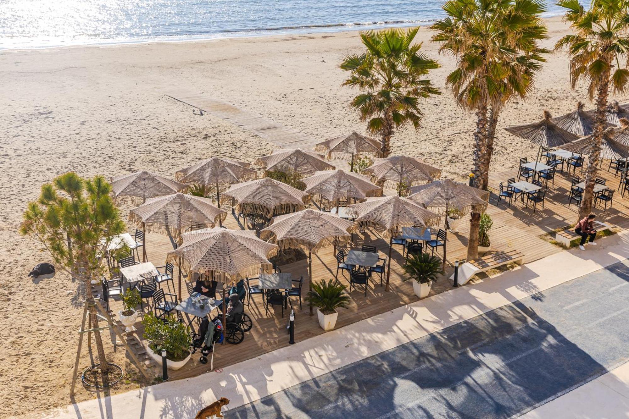 The Beachfront Apartment Durres Ngoại thất bức ảnh