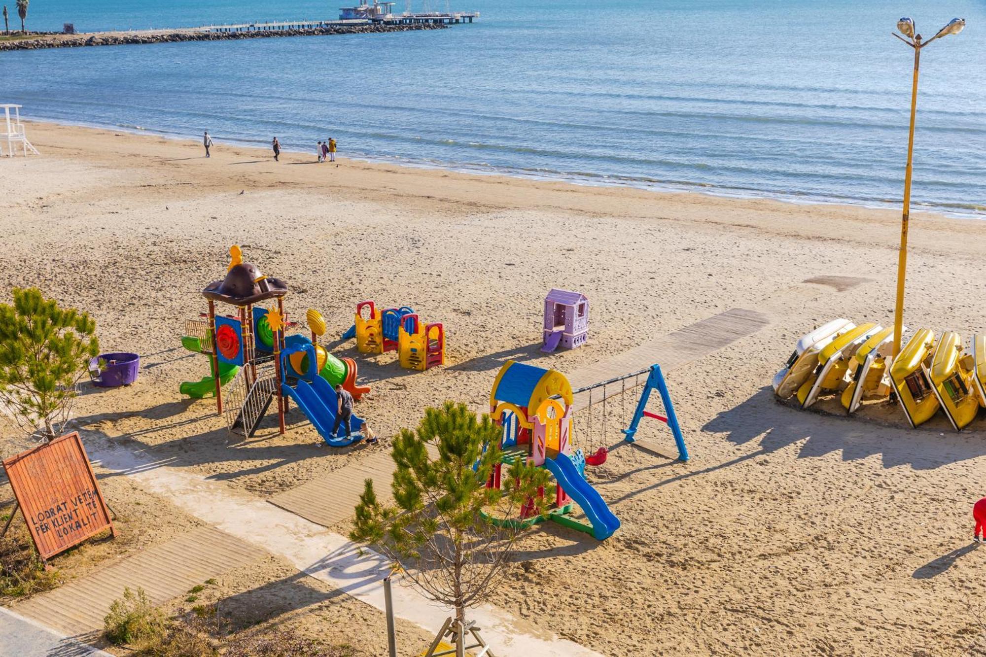 The Beachfront Apartment Durres Ngoại thất bức ảnh
