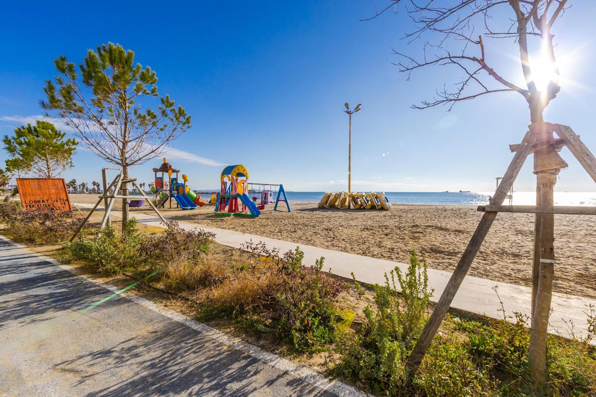 The Beachfront Apartment Durres Ngoại thất bức ảnh