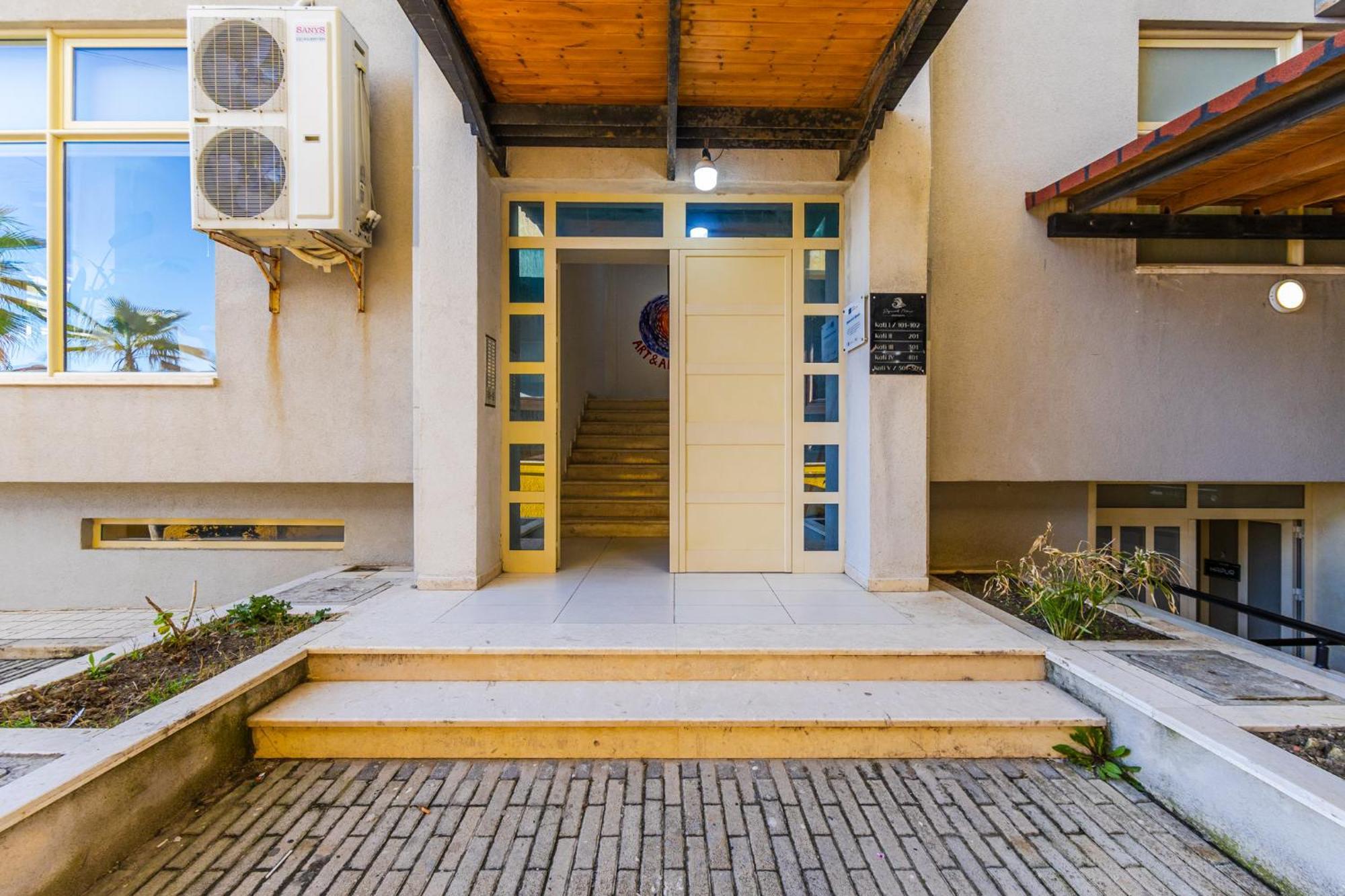 The Beachfront Apartment Durres Ngoại thất bức ảnh