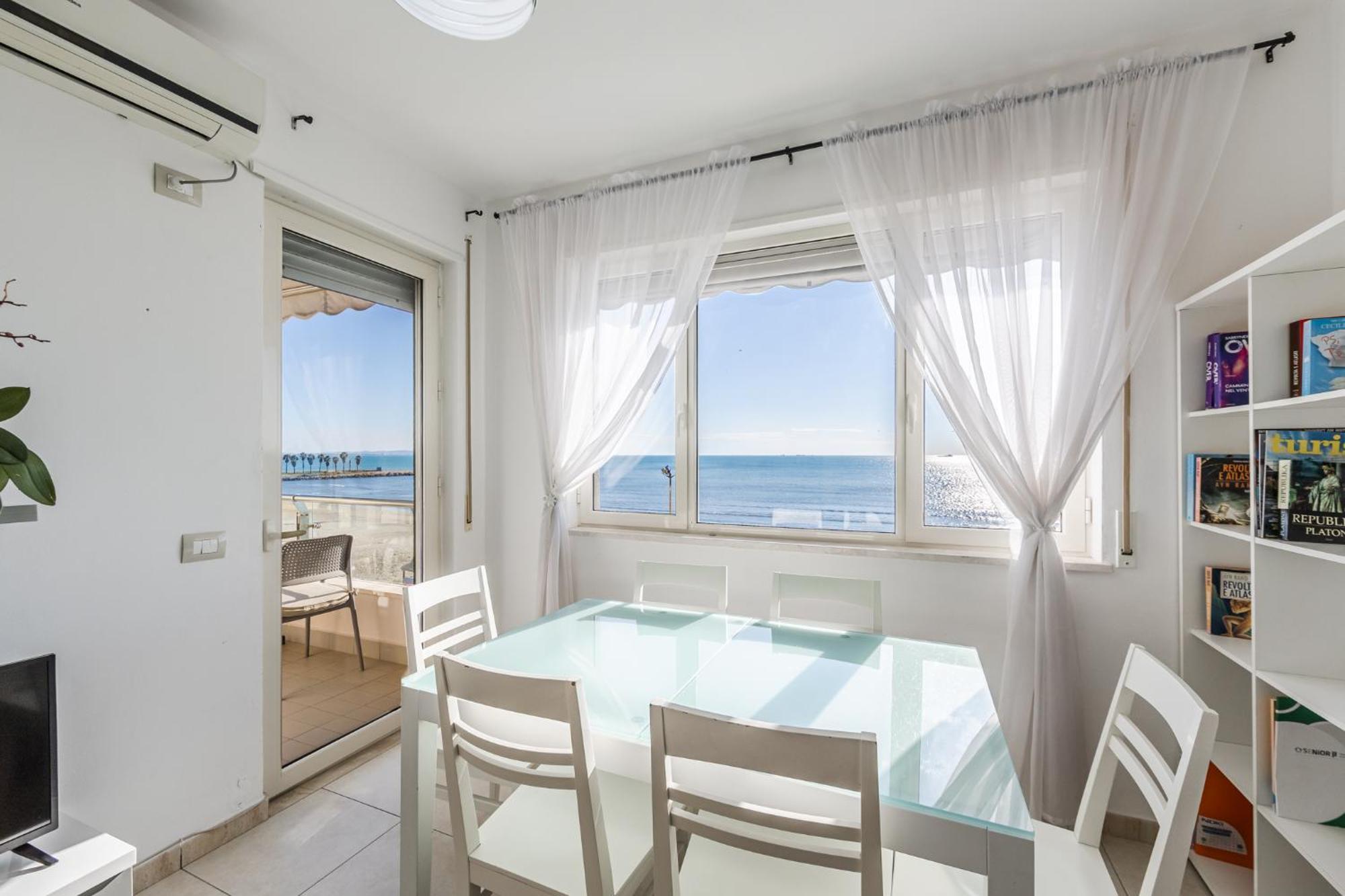 The Beachfront Apartment Durres Ngoại thất bức ảnh