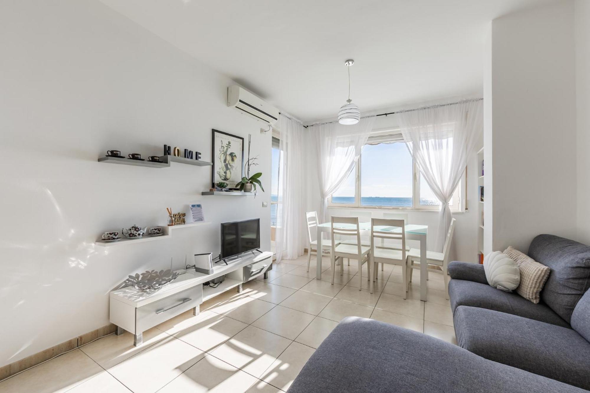 The Beachfront Apartment Durres Ngoại thất bức ảnh
