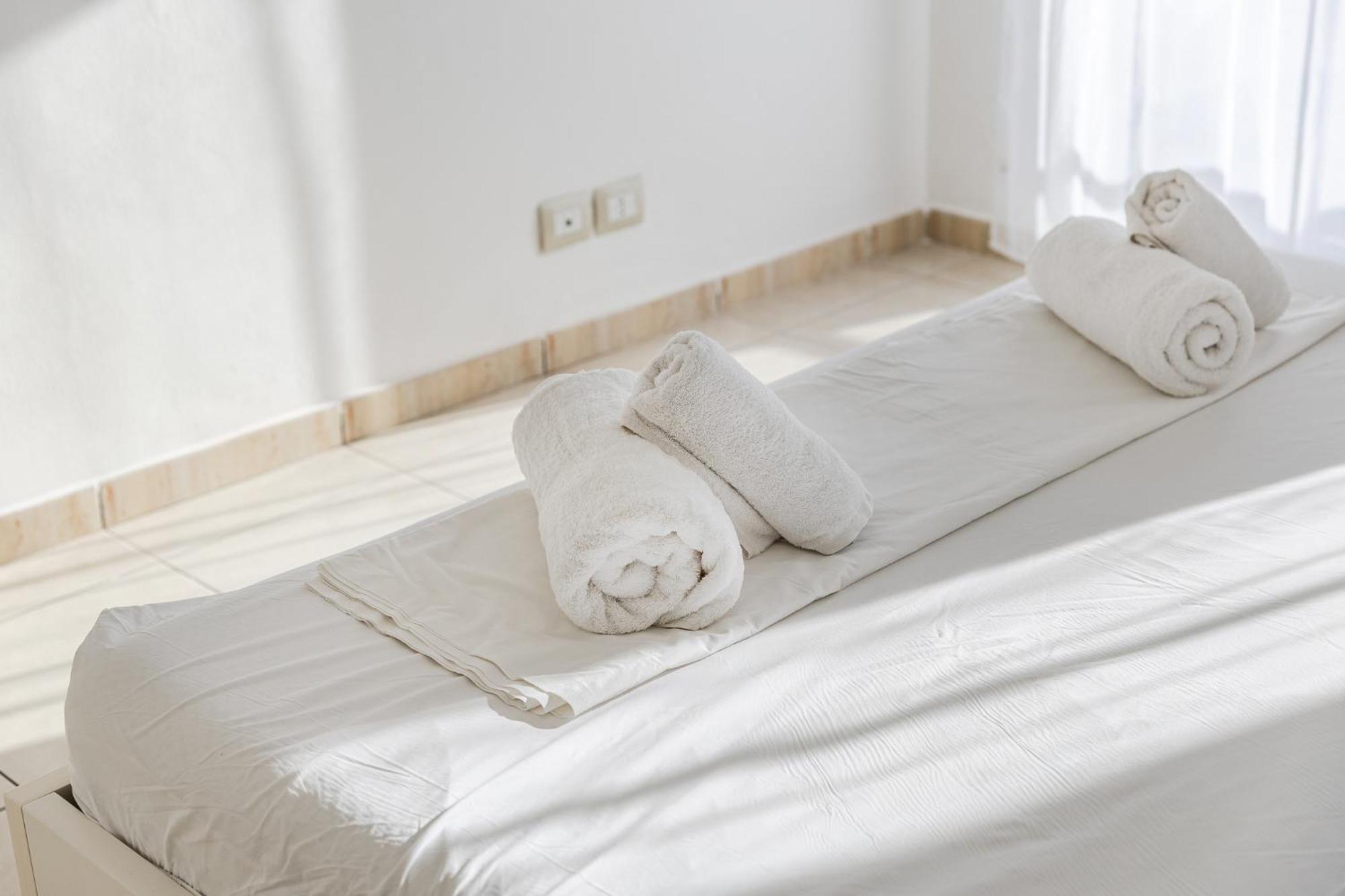 The Beachfront Apartment Durres Ngoại thất bức ảnh
