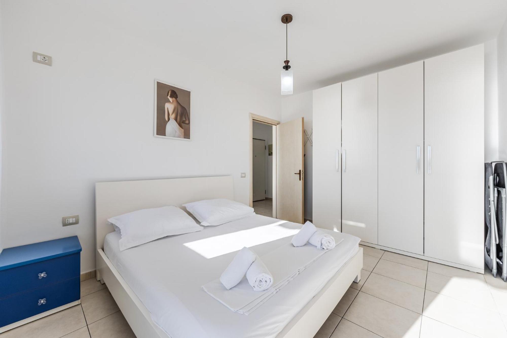 The Beachfront Apartment Durres Ngoại thất bức ảnh