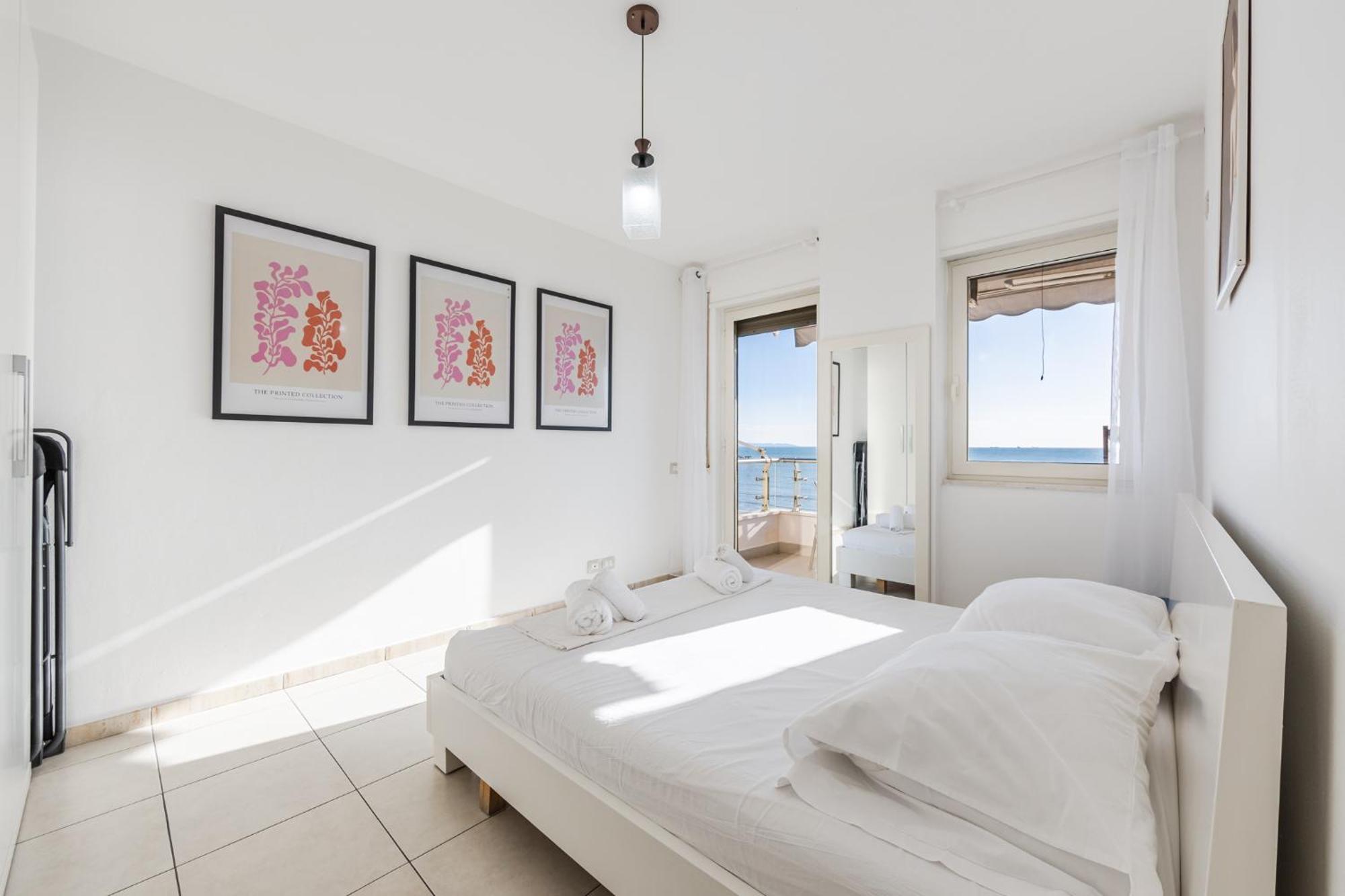 The Beachfront Apartment Durres Ngoại thất bức ảnh